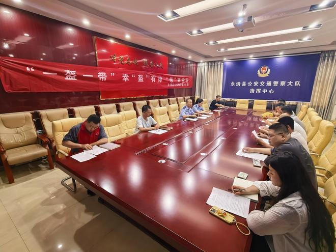 一纸承诺护安全 外卖快递骑手交通安全再“上弦”