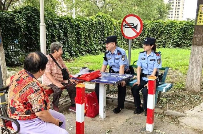 小小电动车成为移动“警务工作站”