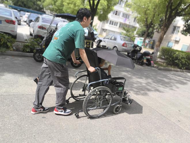 浒墅关长江社区：暖心服务解民忧 共治共享润家园