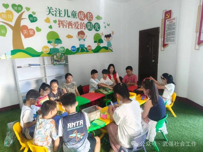 武强县平安社区举办儿童娱乐活动